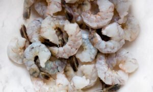 PRAWNS (ඉස්සා)  - 1kg (51 TO 60 PCS PER kg / CLEANED TAIL ON)